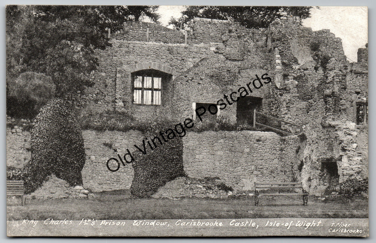 Carisbrooke Castle -  Isle of Wight - King Charles 1st Prison Window Postcard Unposted